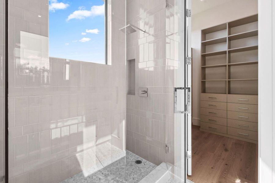 Spacious, unfurnished interior of a new home in , North Palm Beach (Image 20).