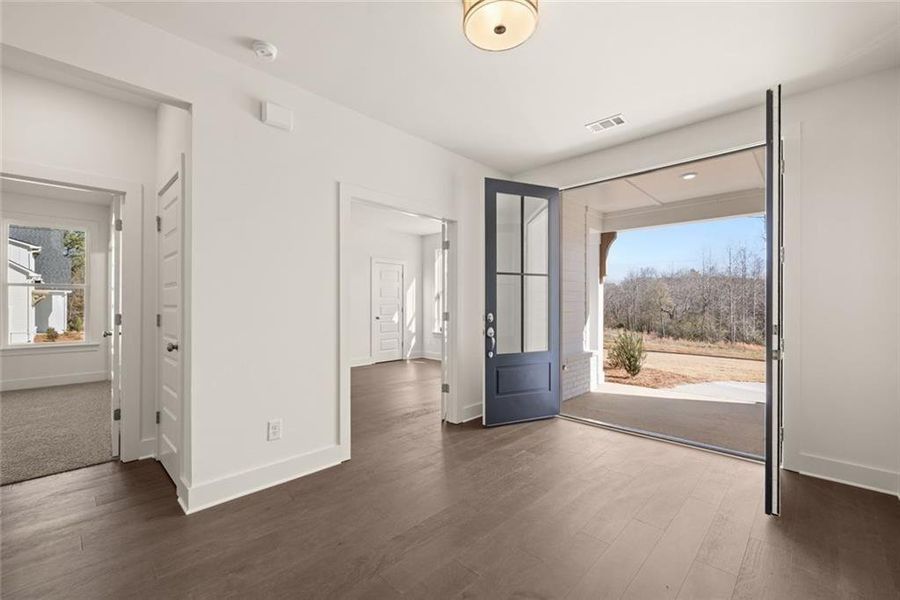 Spacious, unfurnished interior of a new home in , Gainesville (Image 33).