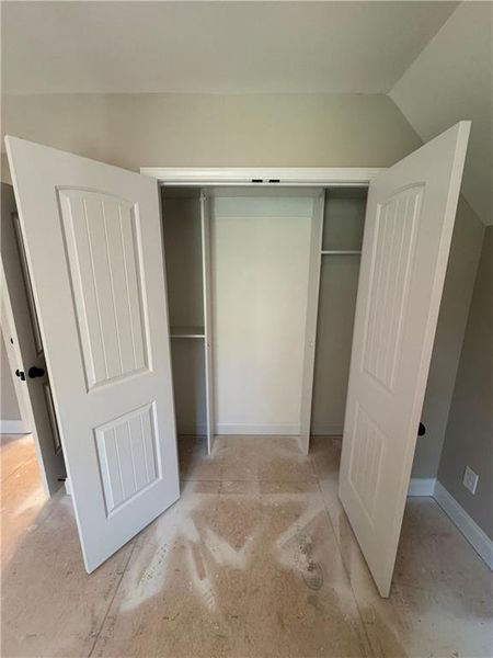 Spacious, unfurnished interior of a new home in , Franklin Springs (Image 18).