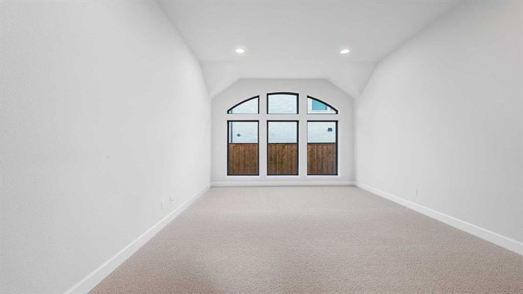 Spacious, unfurnished interior of a new home in Myrtle Creek 71', Waxahachie (Image 13). Spacious, unfurnished interior of a new home in Myrtle Creek 71', Waxahachie (Image 13).