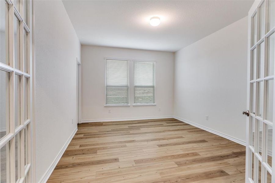 Spacious, unfurnished interior of a new home in Sierra Vista at Kelly Ranch, Aledo (Image 16).