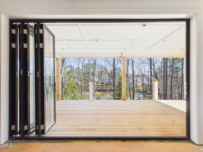 CAM06429G6-PR0005-STILL001