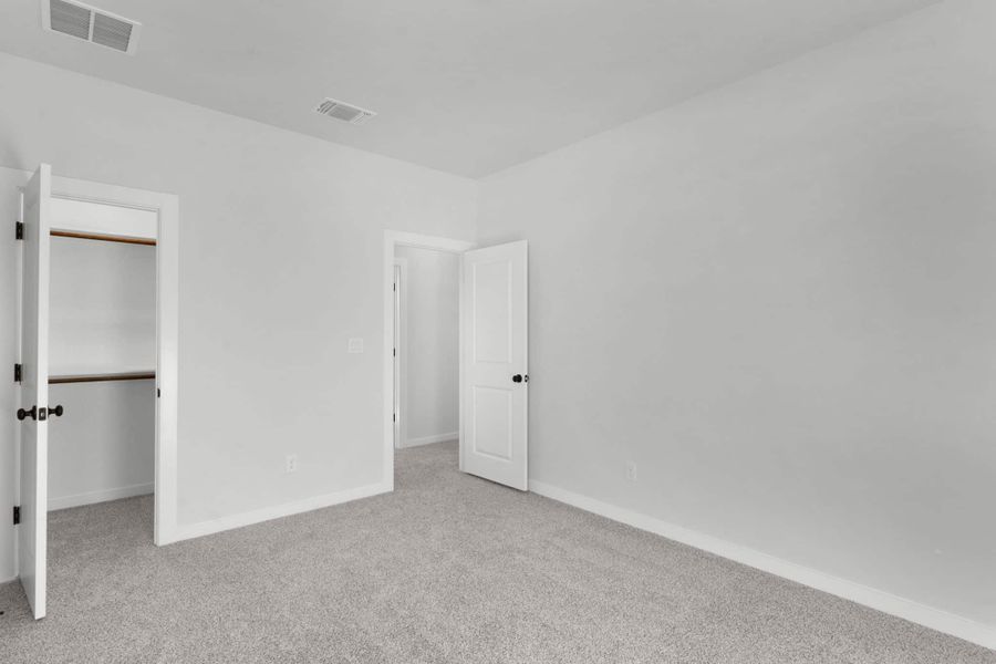 Spacious, unfurnished interior of a new home in Nolina, Georgetown (Image 18).