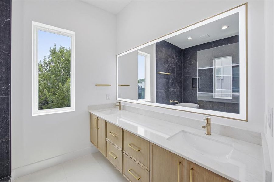 Furnished interior view inside a new home in , Dallas (Image 14).