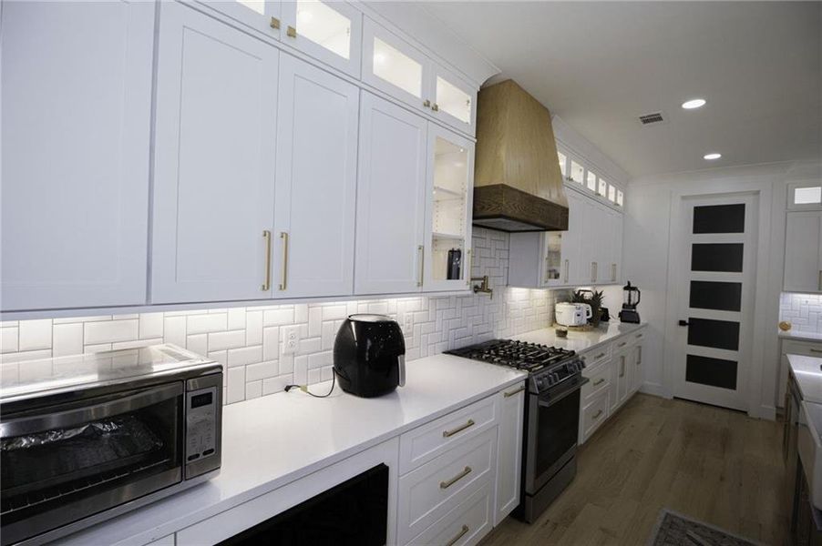 Furnished interior view inside a new home in , Loganville (Image 16).