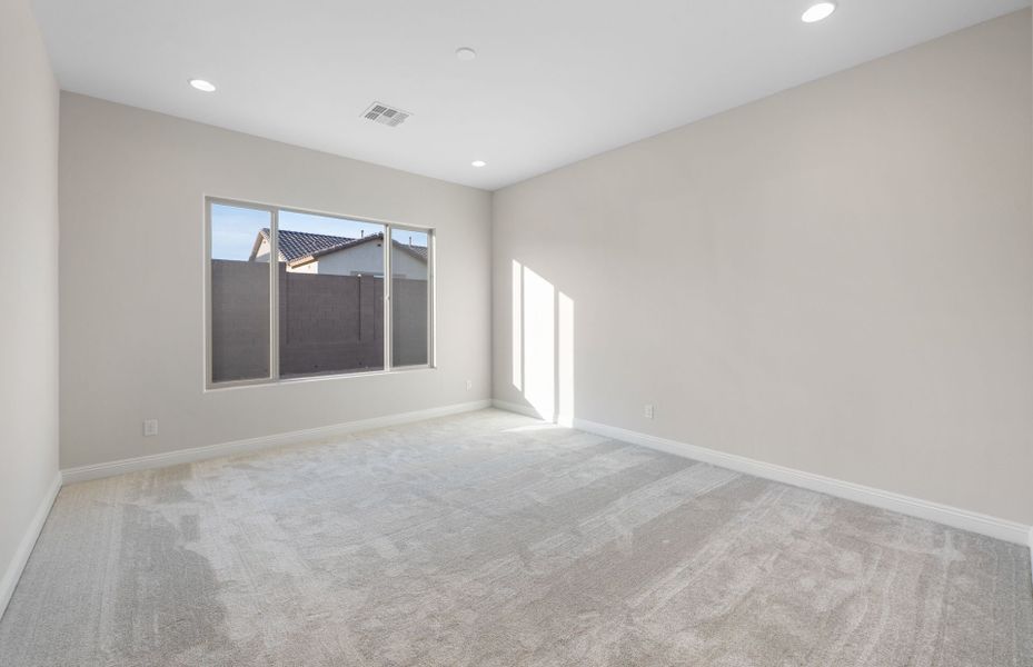 Spacious, unfurnished interior of a new home in Artisan at Asante, Surprise (Image 26).