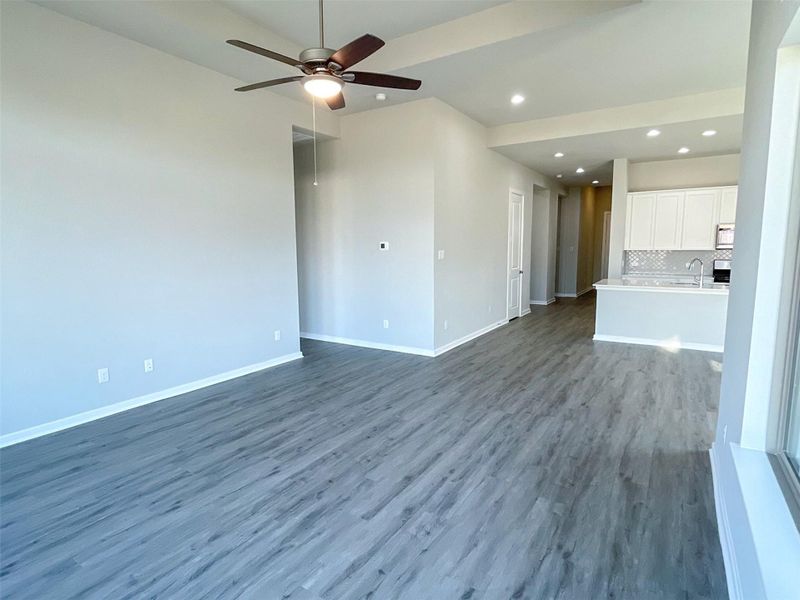Spacious, unfurnished interior of a new home in Lago Mar  50'  &  55', Texas City (Image 8).