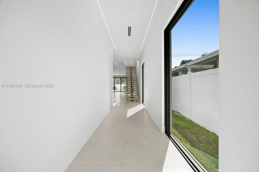 Exterior details and patio area of a home in , Fort Lauderdale (Image 33).