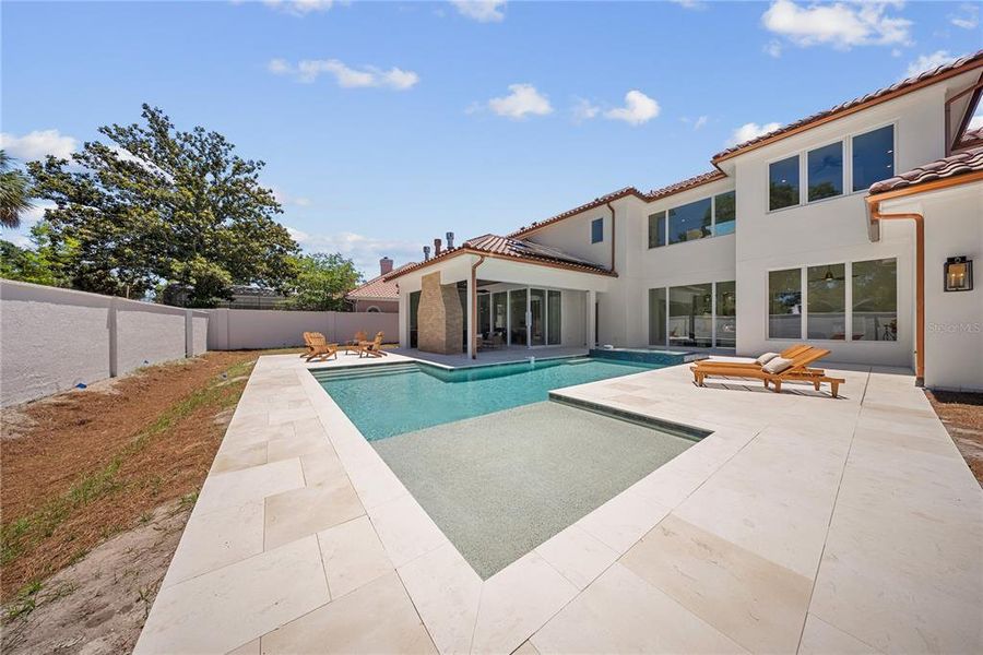 Exterior details and patio area of a home in , Orlando (Image 30).