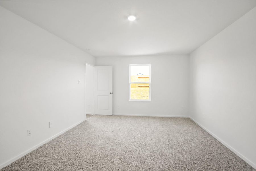 Spacious, unfurnished interior of a new home in Lexington Heights, Willis (Image 10).
