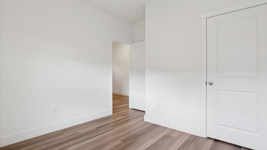 Spacious, unfurnished interior of a new home in Millstone Village, Morristown (Image 15).