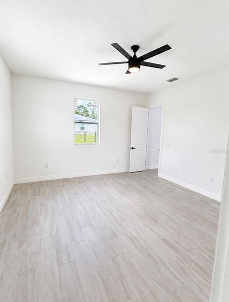 Spacious, unfurnished interior of a new home in , Palm Bay (Image 14).