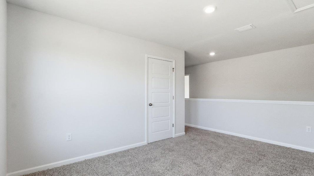 Spacious, unfurnished interior of a new home in Misting Springs, Crawfordville (Image 38).