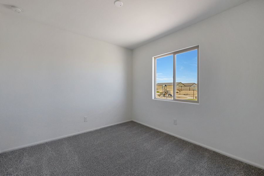 Spacious, unfurnished interior of a new home in Cross Creek Ranch, Coolidge (Image 15).