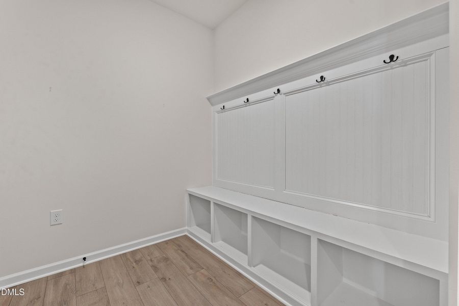 31-23 Knoll_7101 31-23 Knoll_7101