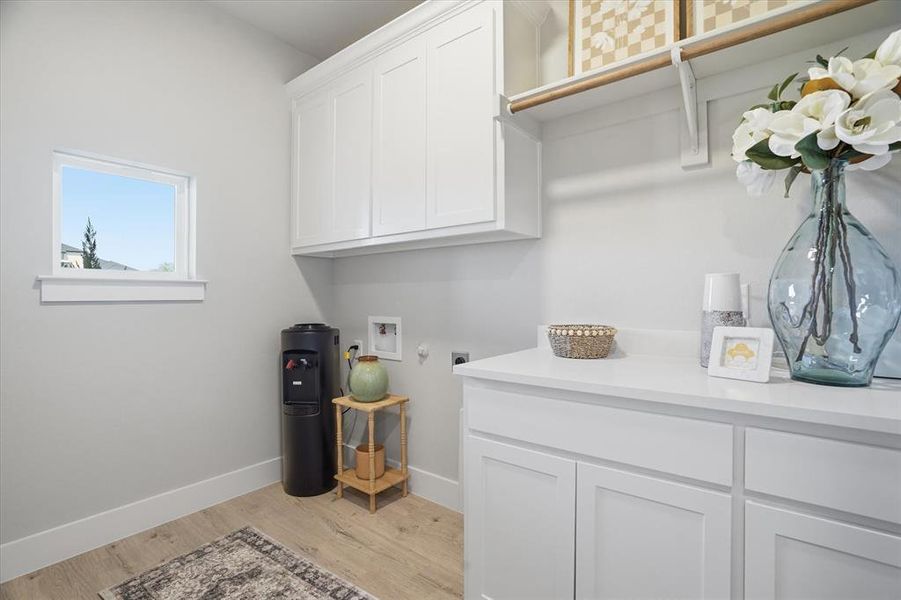 Furnished interior view inside a new home in , Weatherford (Image 13).