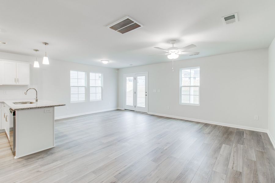 Spacious, unfurnished interior of a new home in Winston Point, Gilbert (Image 13). Spacious, unfurnished interior of a new home in Winston Point, Gilbert (Image 13).