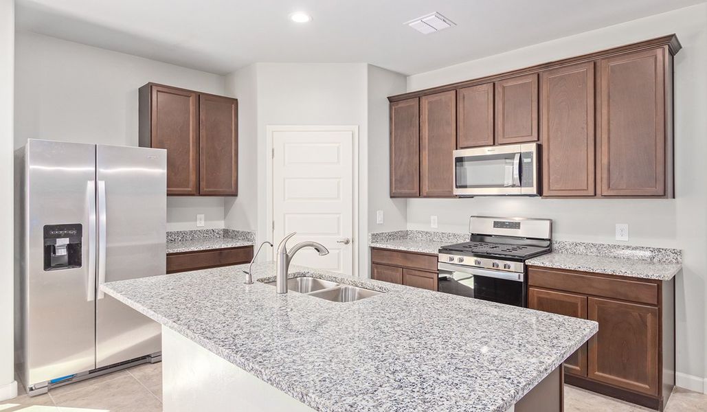 Furnished interior view inside a new home in Sycamore Vista, Vail (Image 7).
