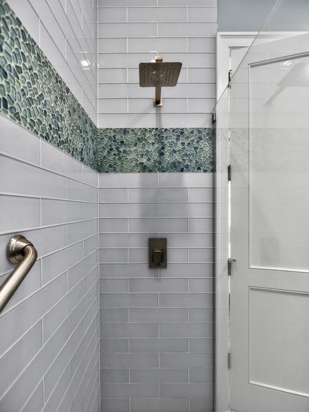 1st Floor Guest Suite Bathroom