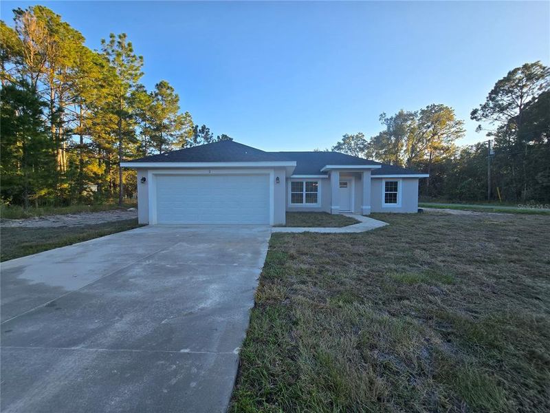 Exterior details and patio area of a home in , Ocala (Image 2). Exterior details and patio area of a home in , Ocala (Image 2).