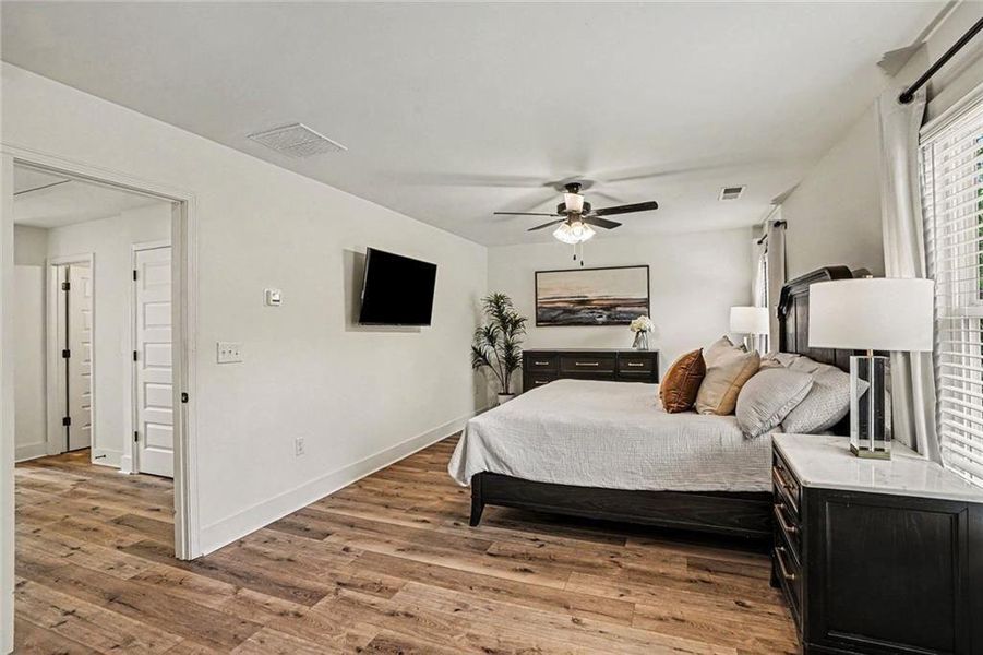 Furnished interior view inside a new home in , Monticello (Image 11).