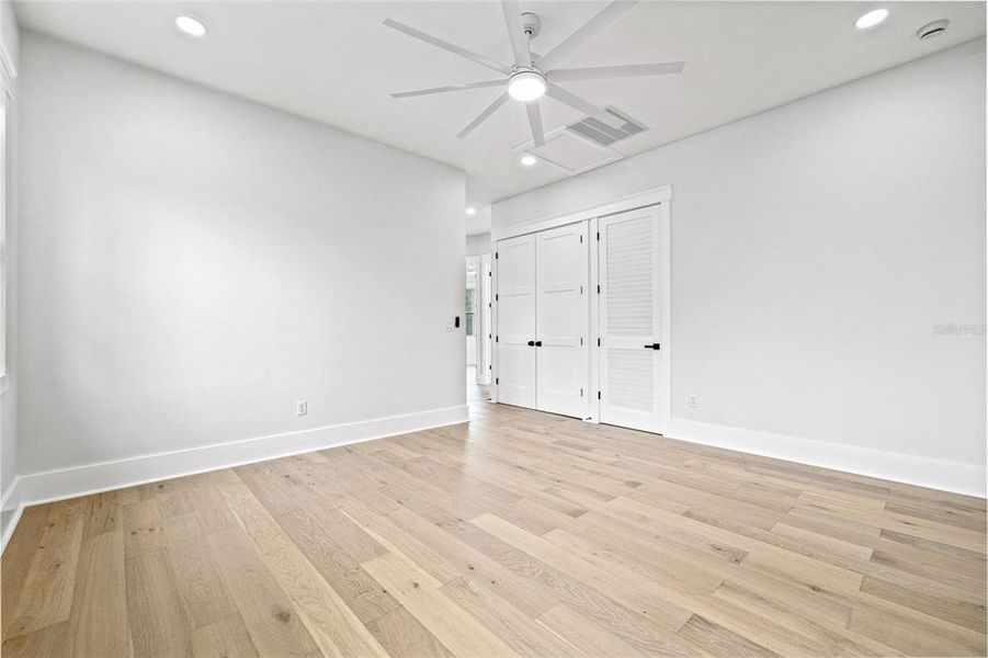 Spacious, unfurnished interior of a new home in , St. Petersburg (Image 22).