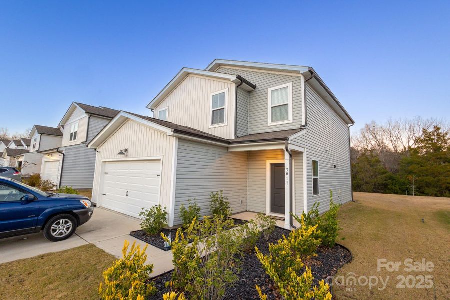 Front Right View Front Right View