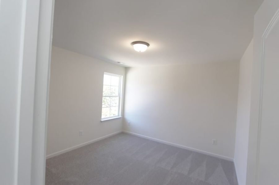 Spacious, unfurnished interior of a new home in Avondale, Greensboro (Image 25).