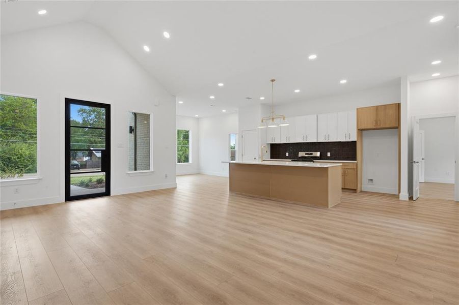 Spacious, unfurnished interior of a new home in , Dallas (Image 18). Spacious, unfurnished interior of a new home in , Dallas (Image 18).