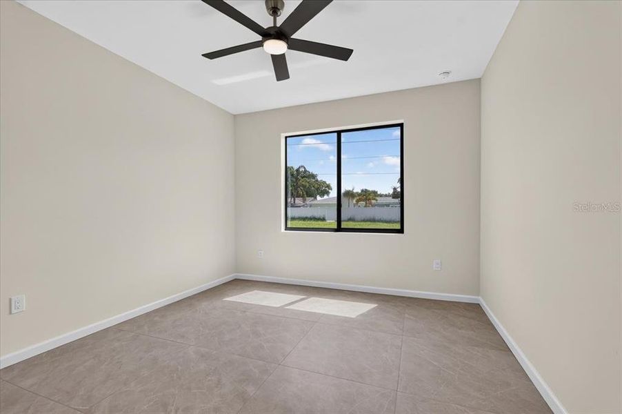 Spacious, unfurnished interior of a new home in , Seminole (Image 23).