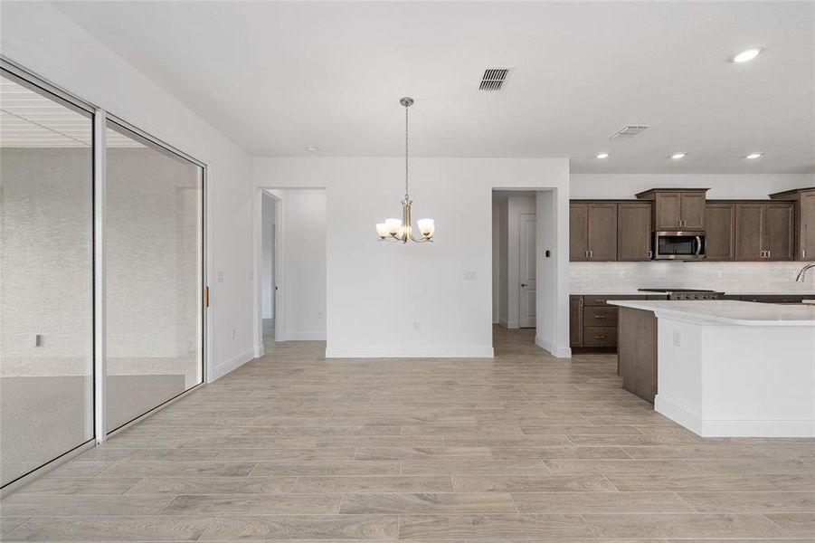 Spacious, unfurnished interior of a new home in , Ocala (Image 15).