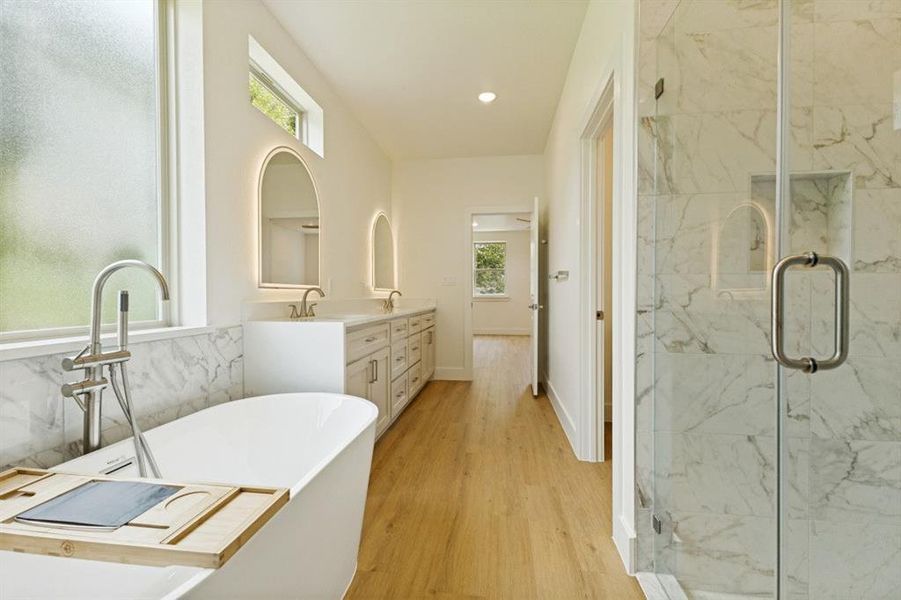 Furnished interior view inside a new home in , Dallas (Image 13).