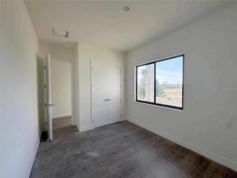 Spacious, unfurnished interior of a new home in , Port Charlotte (Image 9).