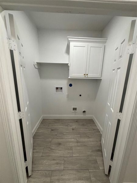 Spacious, unfurnished interior of a new home in , La Porte (Image 18).