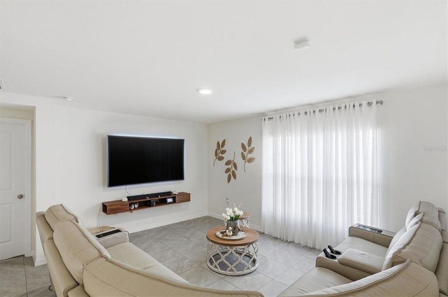 Furnished interior view inside a new home in Autumn Glen, Belleview (Image 18). Furnished interior view inside a new home in Autumn Glen, Belleview (Image 18).