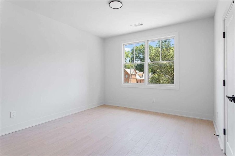 Spacious, unfurnished interior of a new home in , Atlanta (Image 32).