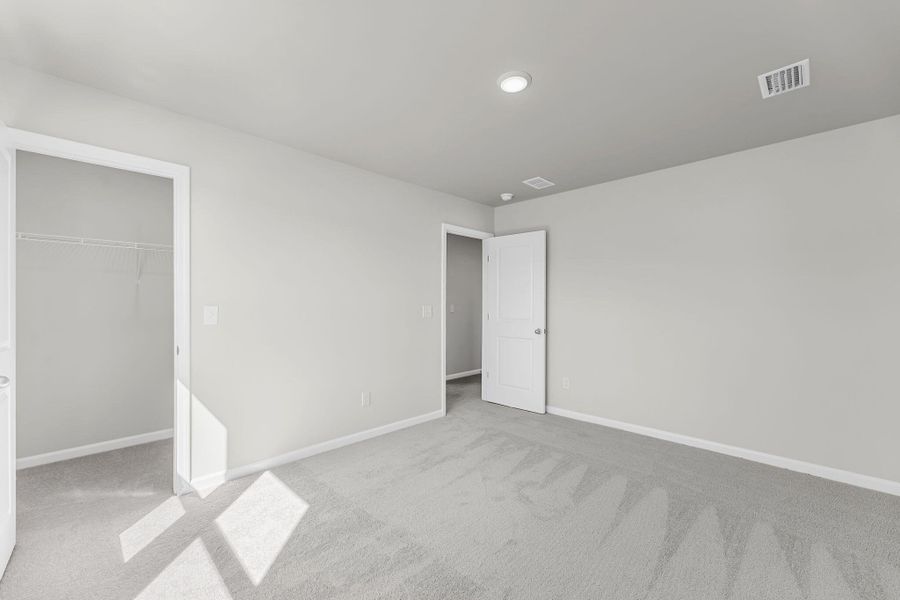 Spacious, unfurnished interior of a new home in , Ravenel (Image 22).