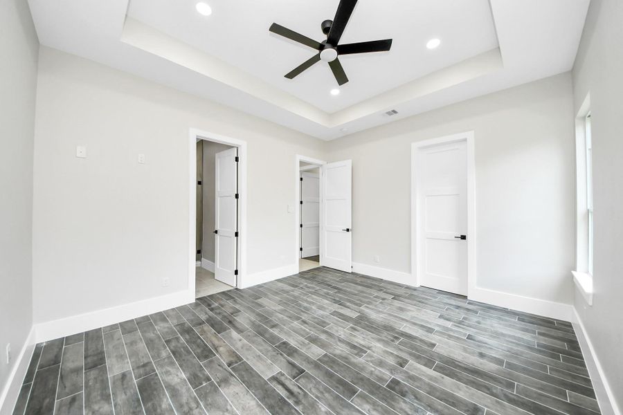 Spacious, unfurnished interior of a new home in , Porter (Image 31).