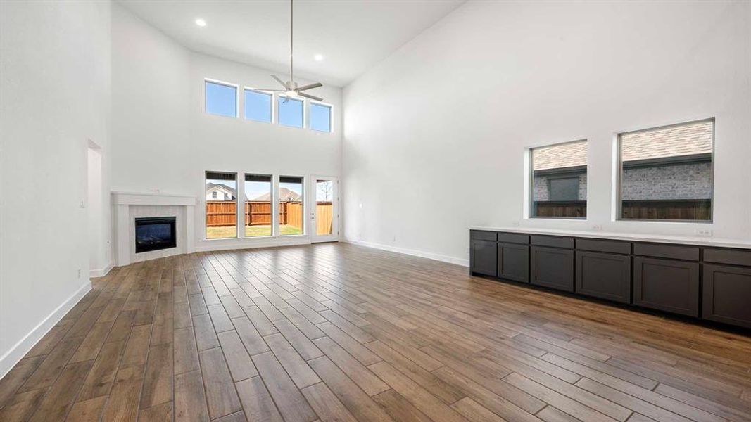 Spacious, unfurnished interior of a new home in Cambridge Crossing, Celina (Image 14).