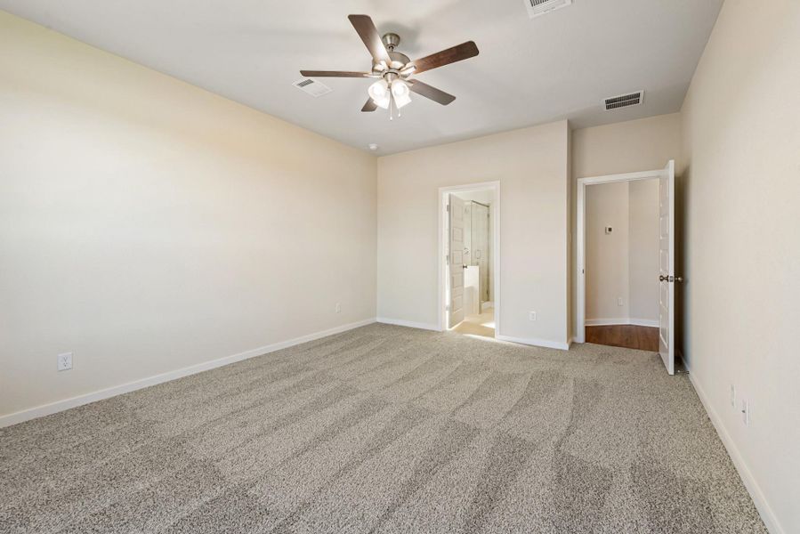 Spacious, unfurnished interior of a new home in , Brenham (Image 25). Spacious, unfurnished interior of a new home in , Brenham (Image 25).