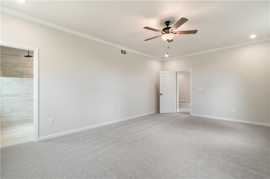 Spacious, unfurnished interior of a new home in Tiberon Woods, Cumming (Image 33).