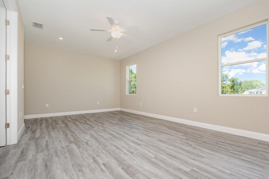 Spacious, unfurnished interior of a new home in , Palm Bay (Image 33). Spacious, unfurnished interior of a new home in , Palm Bay (Image 33).