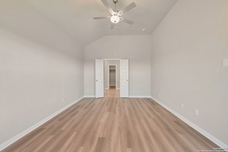 Spacious, unfurnished interior of a new home in Paloma Park, Converse (Image 27).