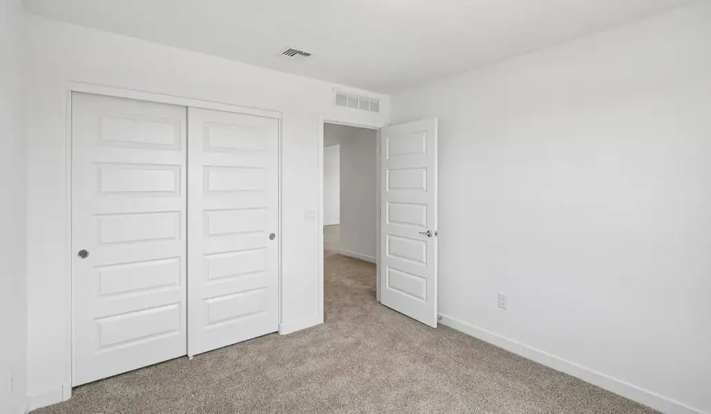 Spacious, unfurnished interior of a new home in Blackhawk, Tucson (Image 28).