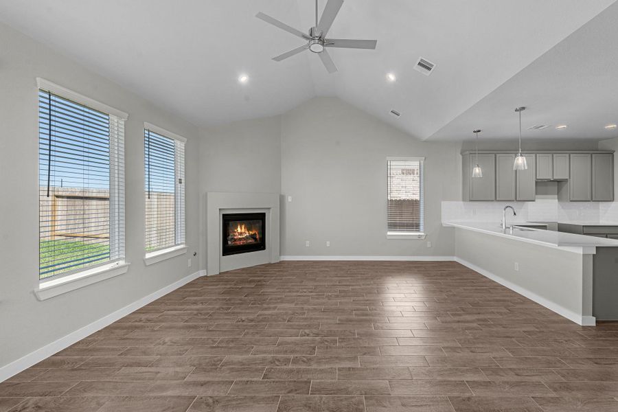 Spacious, unfurnished interior of a new home in Beacon Hill, Waller (Image 29).