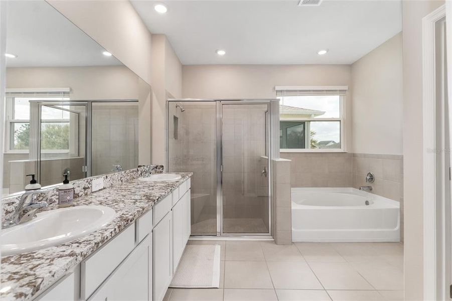 Furnished interior view inside a new home in , Ocala (Image 10).