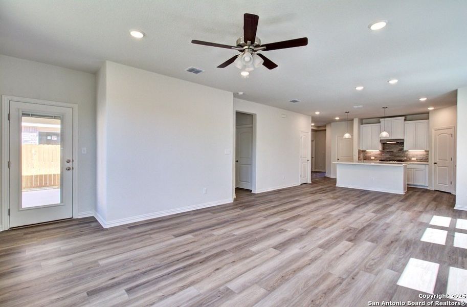 Spacious, unfurnished interior of a new home in Clear Creek, New Braunfels (Image 10).