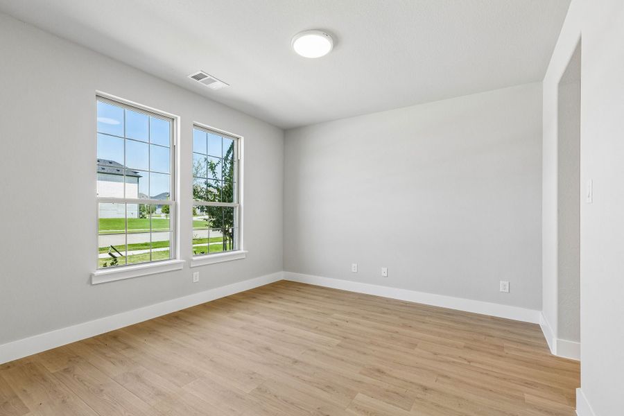 Spacious, unfurnished interior of a new home in Dove Hollow, Waxahachie (Image 34). Spacious, unfurnished interior of a new home in Dove Hollow, Waxahachie (Image 34).