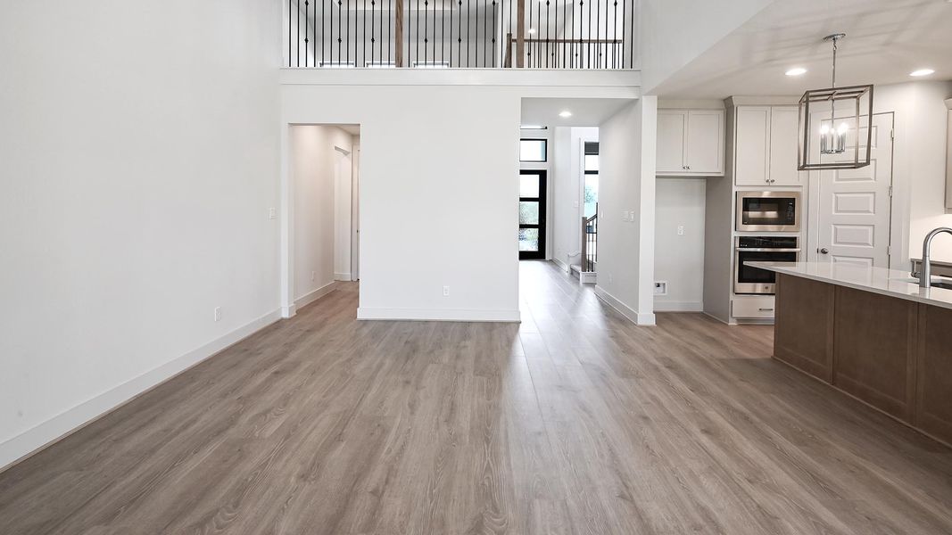 Spacious, unfurnished interior of a new home in 6 Creeks, Kyle (Image 17).