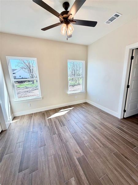 Spacious, unfurnished interior of a new home in , Weatherford (Image 33).